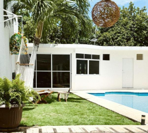 Casa Bedz, Campeche, with pool and garden, invite your friends and family